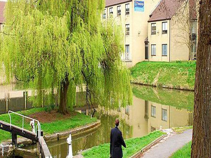 Travelodge Bath Waterside Екстериор снимка