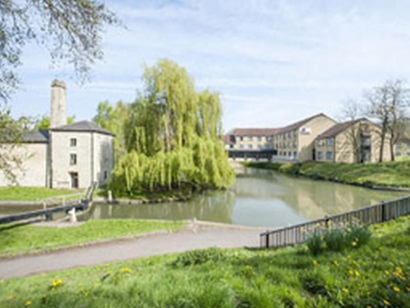 Travelodge Bath Waterside Екстериор снимка