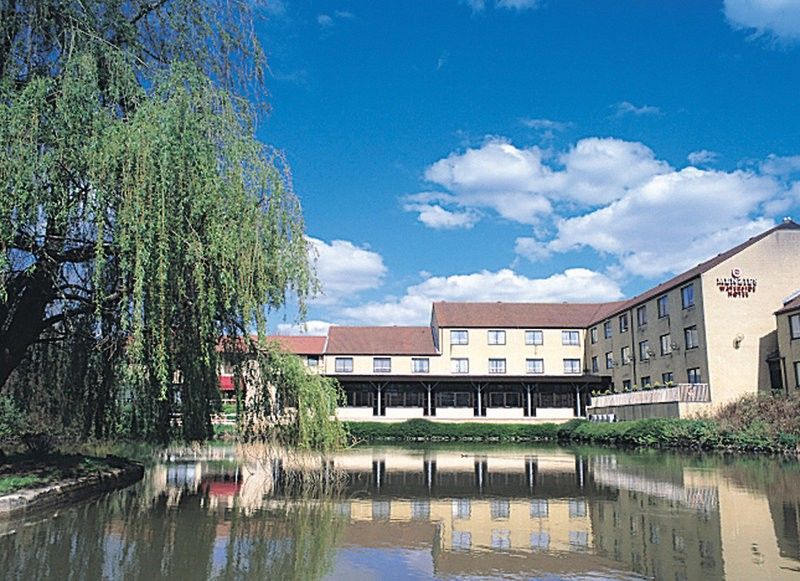 Travelodge Bath Waterside Екстериор снимка