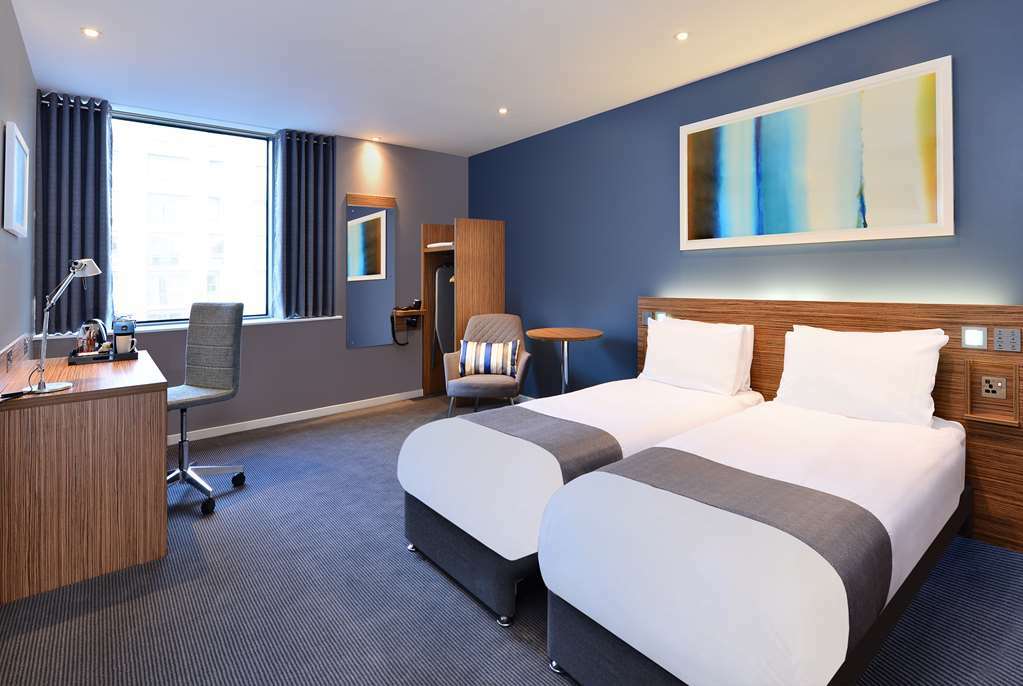 Travelodge Bath Waterside Стая снимка